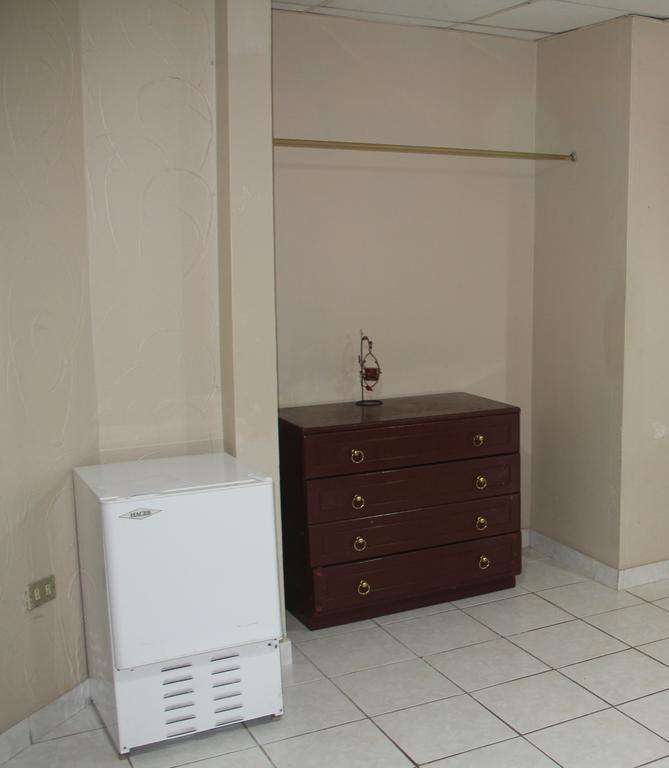 Hotel La Torre Guayaquil Oda fotoğraf