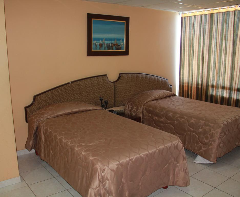 Hotel La Torre Guayaquil Oda fotoğraf