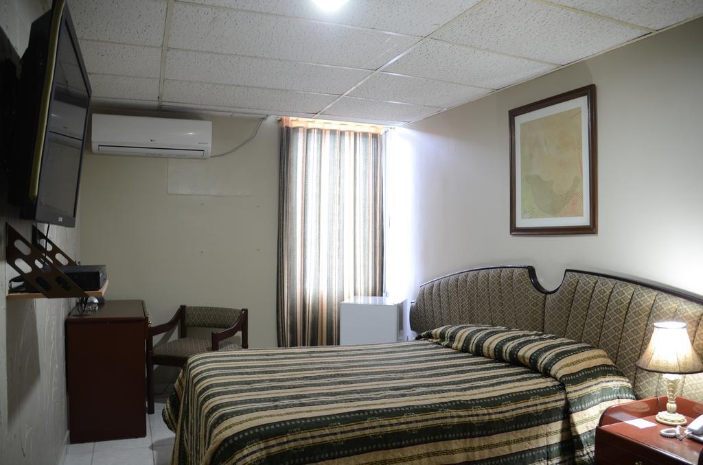 Hotel La Torre Guayaquil Oda fotoğraf